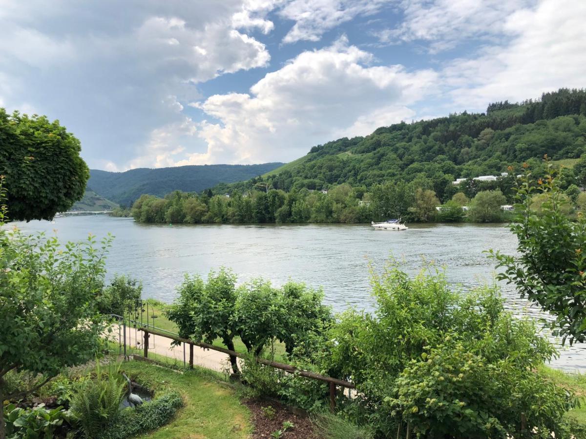 Hotel Garni "Cafe Im Hamm" Zell an der Mosel Dış mekan fotoğraf