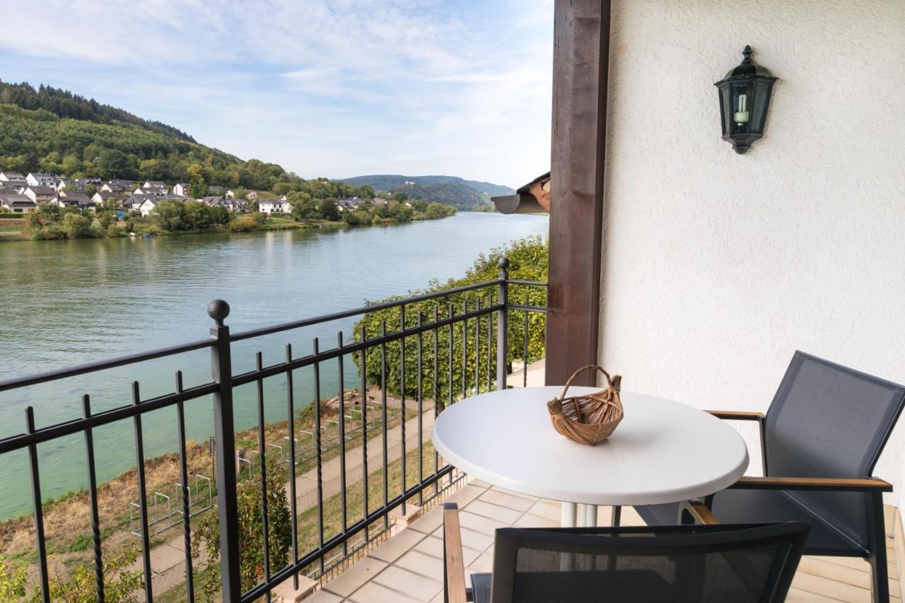 Hotel Garni "Cafe Im Hamm" Zell an der Mosel Dış mekan fotoğraf