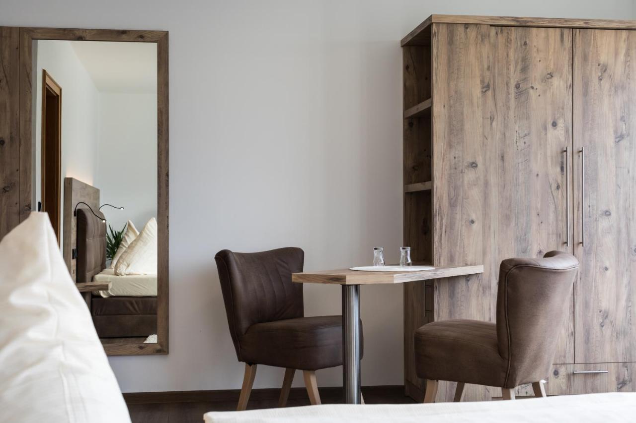 Hotel Garni "Cafe Im Hamm" Zell an der Mosel Dış mekan fotoğraf