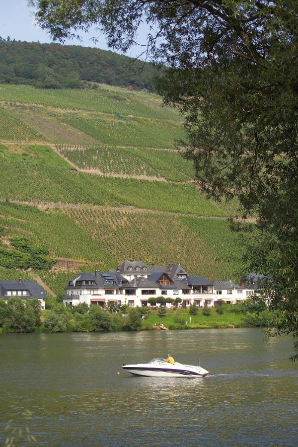 Hotel Garni "Cafe Im Hamm" Zell an der Mosel Dış mekan fotoğraf